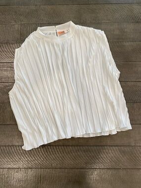 LBLC the label White Pleated Sleeveless Camisole